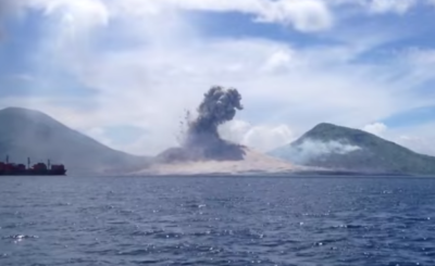 Volcano Eruption in Papa New Guinea VIDEO