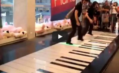 Now that’s how you play a floor piano